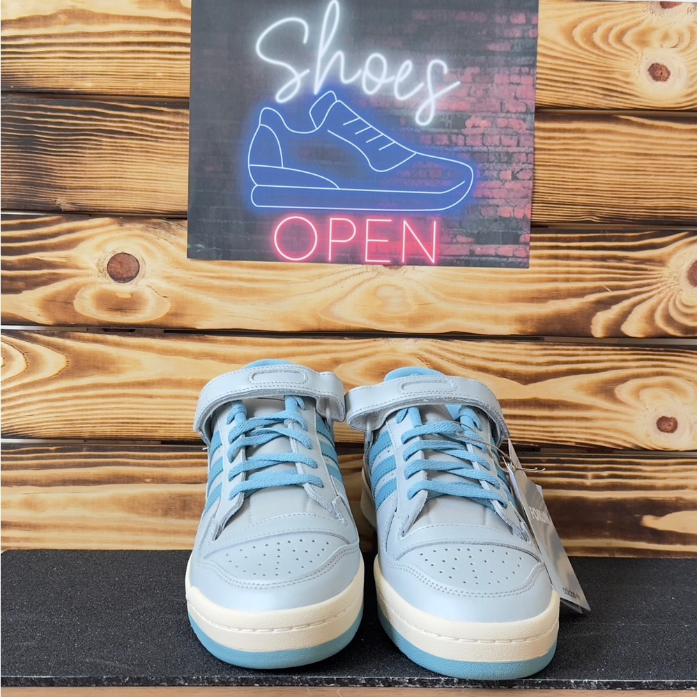 adidas
FORUM 84 LOW
US
11
SILVMT/PREBLU/GRETWO
ARGMET/BLEUSA/GRIDEU
ORIGINALS